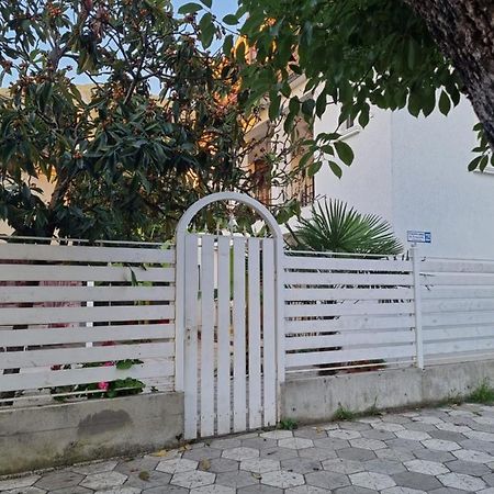 White House Hotel Gagra Esterno foto